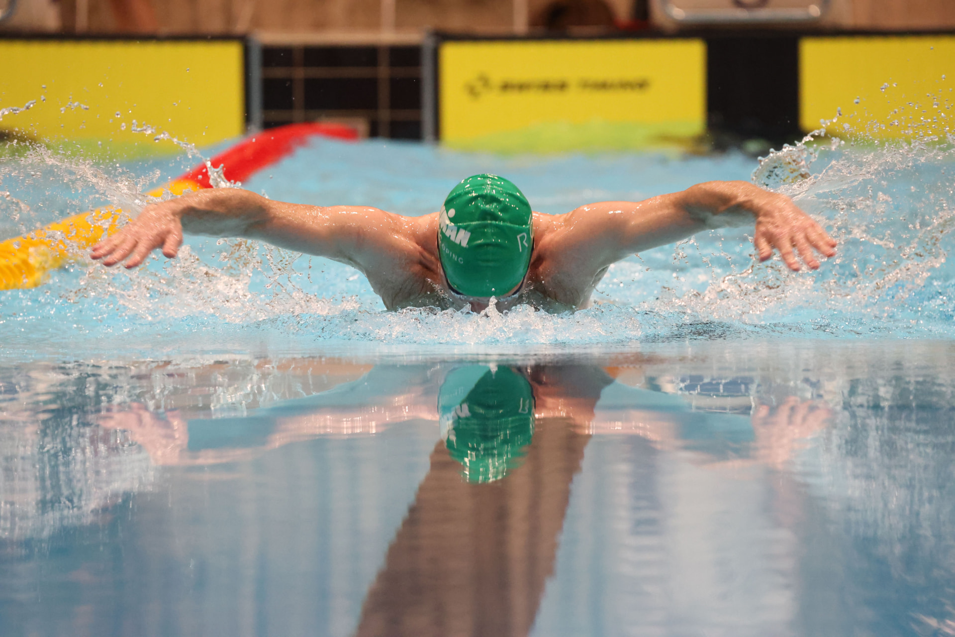 Masters-svømmer i butterfly