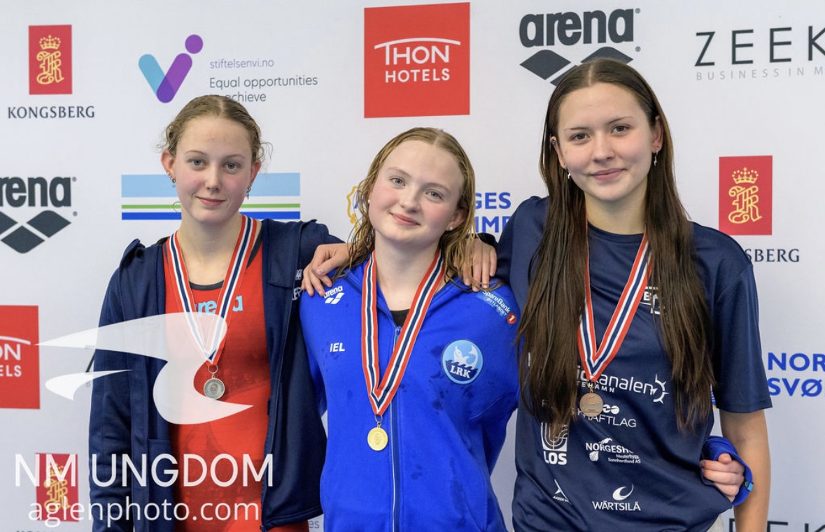 Jinsiy aloqada bolgan yigit onani xafa qiladi